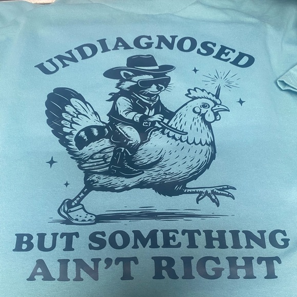Gildan Tops - Undiagnosed Funny Graphic Tee Size Large on Light Green Tee